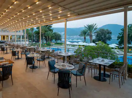 DoubleTree by Hilton Bodrum Isil Club Resort - 3